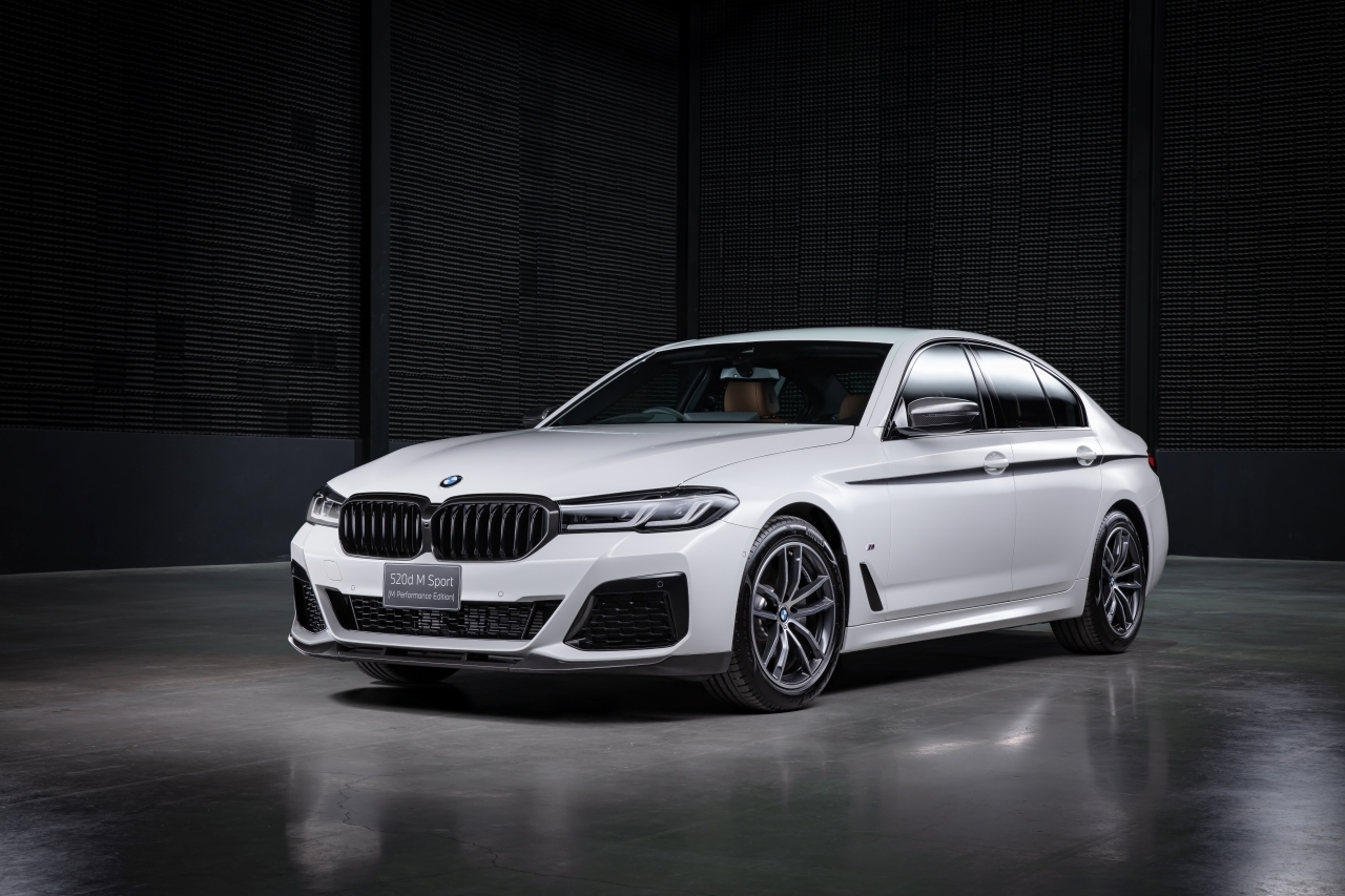 หรูหล่อซิ่ง...บีเอ็มดับเบิลยูเปิดตัวรถใหม่รุ่นพิเศษ BMW 520d M Sport (M